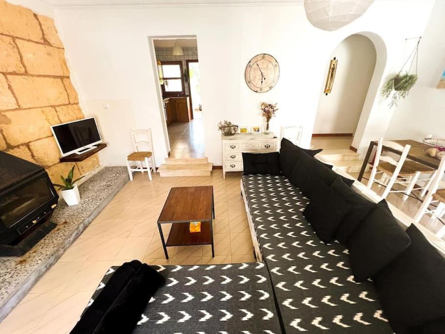 Ca Na Fulla. Agradable Casa Con Jardin Y Piscina. *